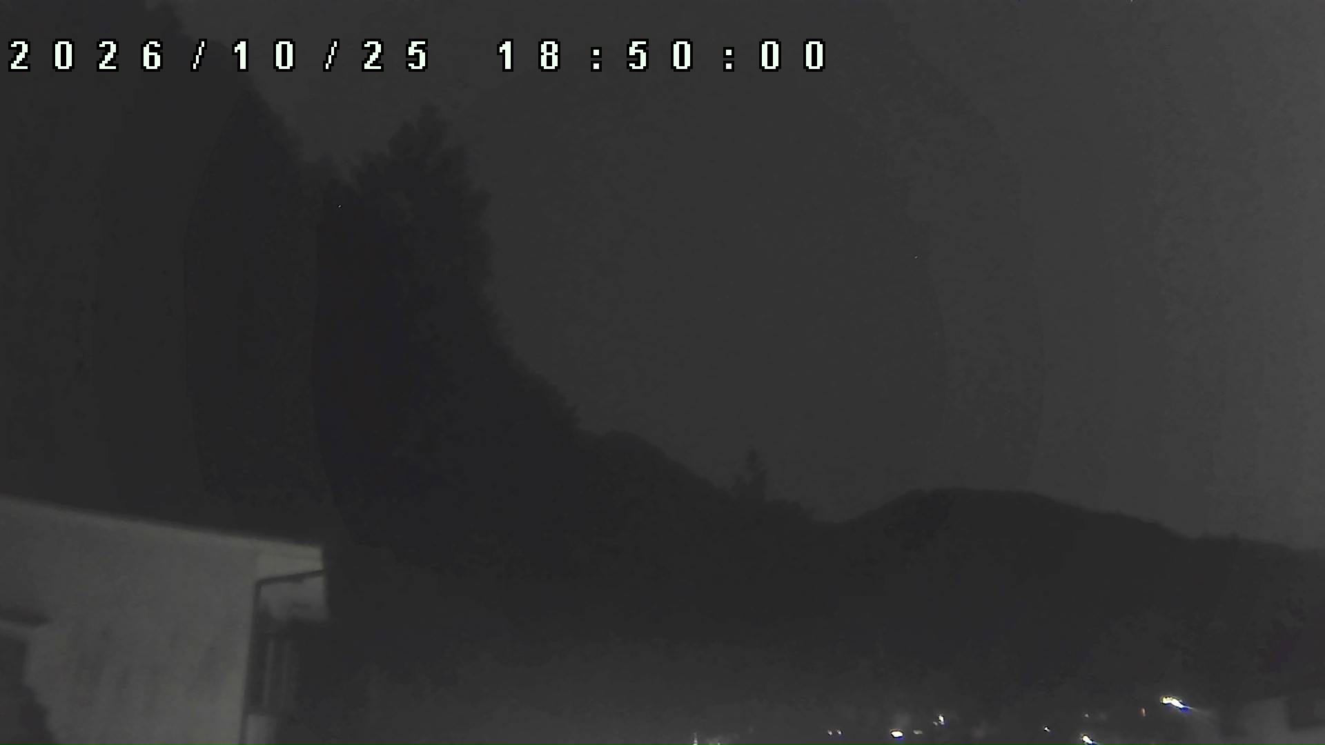 2026年10月25日 18:50ごろの金剛山登山口周辺の空