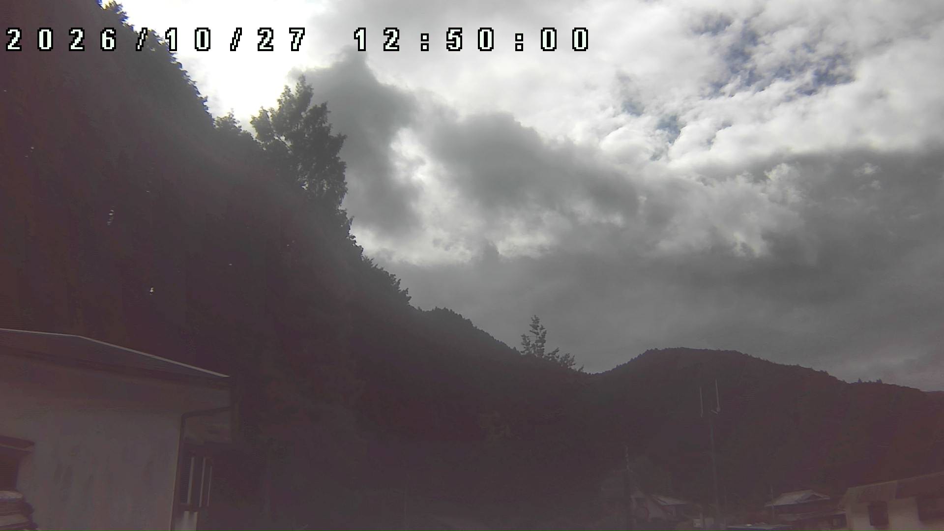 2026年10月27日 12:50ごろの金剛山登山口周辺の空