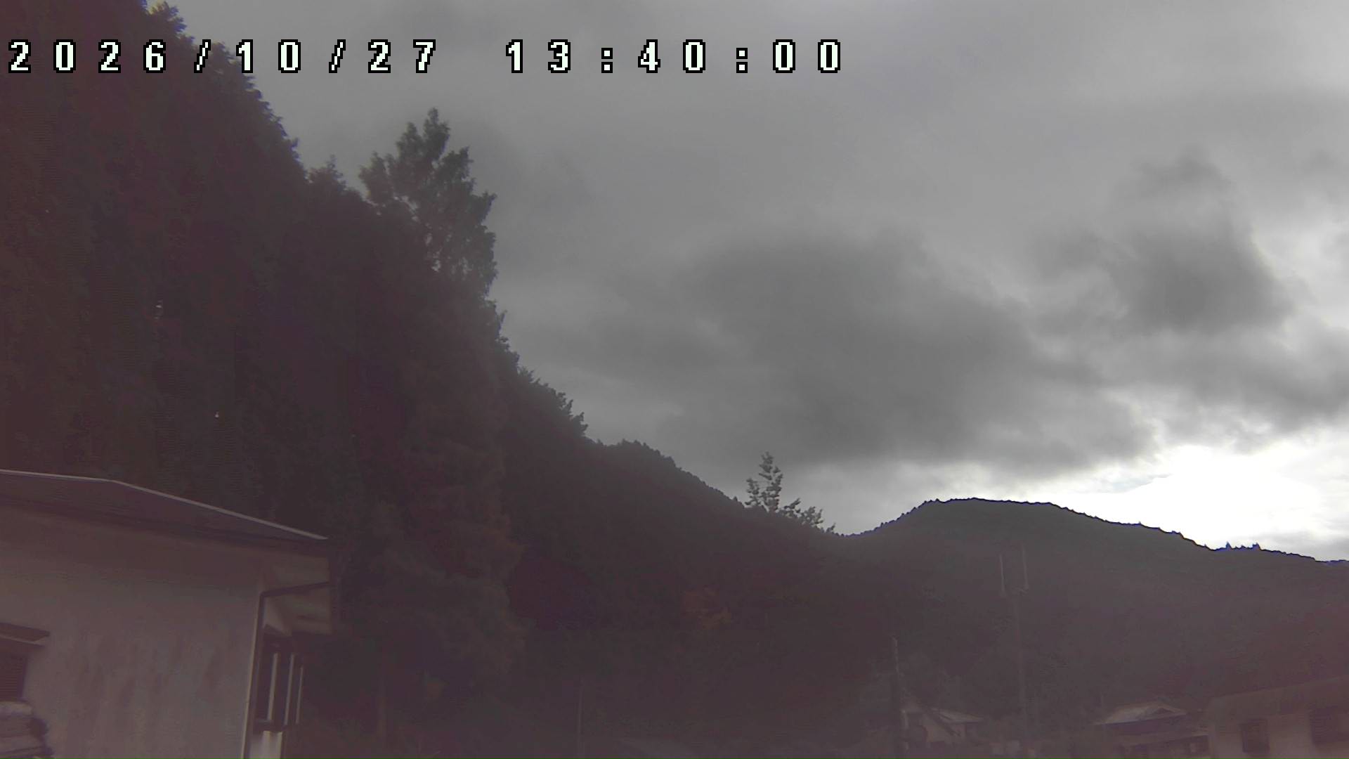 2026年10月27日 13:40ごろの金剛山登山口周辺の空