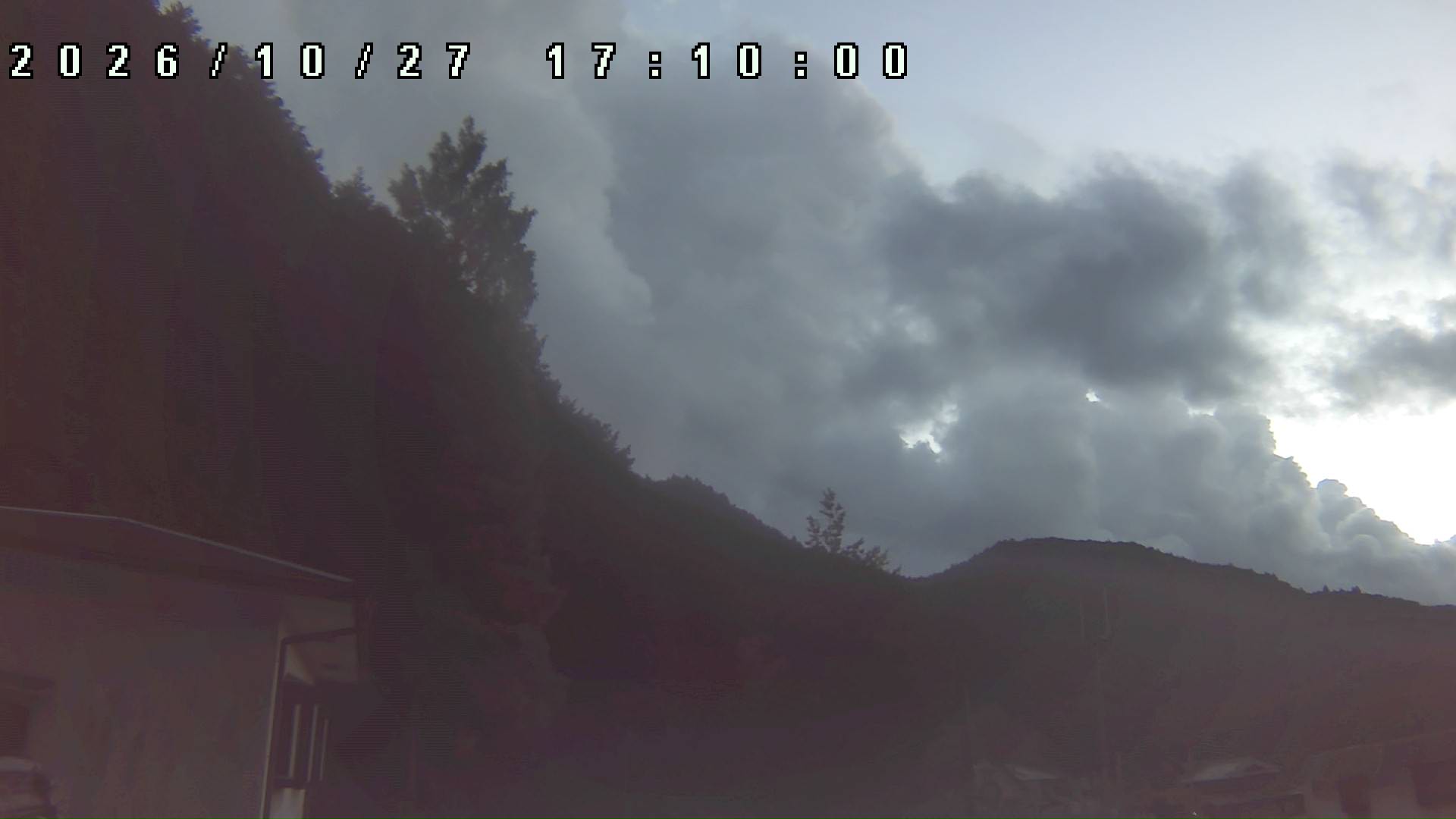 2026年10月27日 17:10ごろの金剛山登山口周辺の空