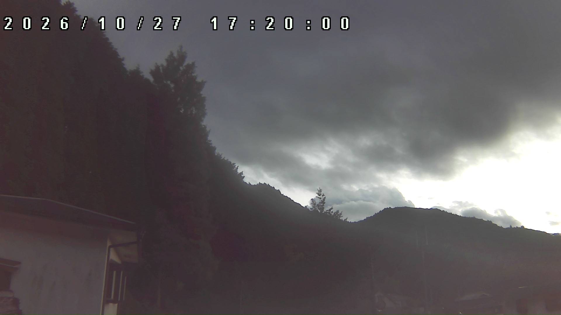 2026年10月27日 17:20ごろの金剛山登山口周辺の空