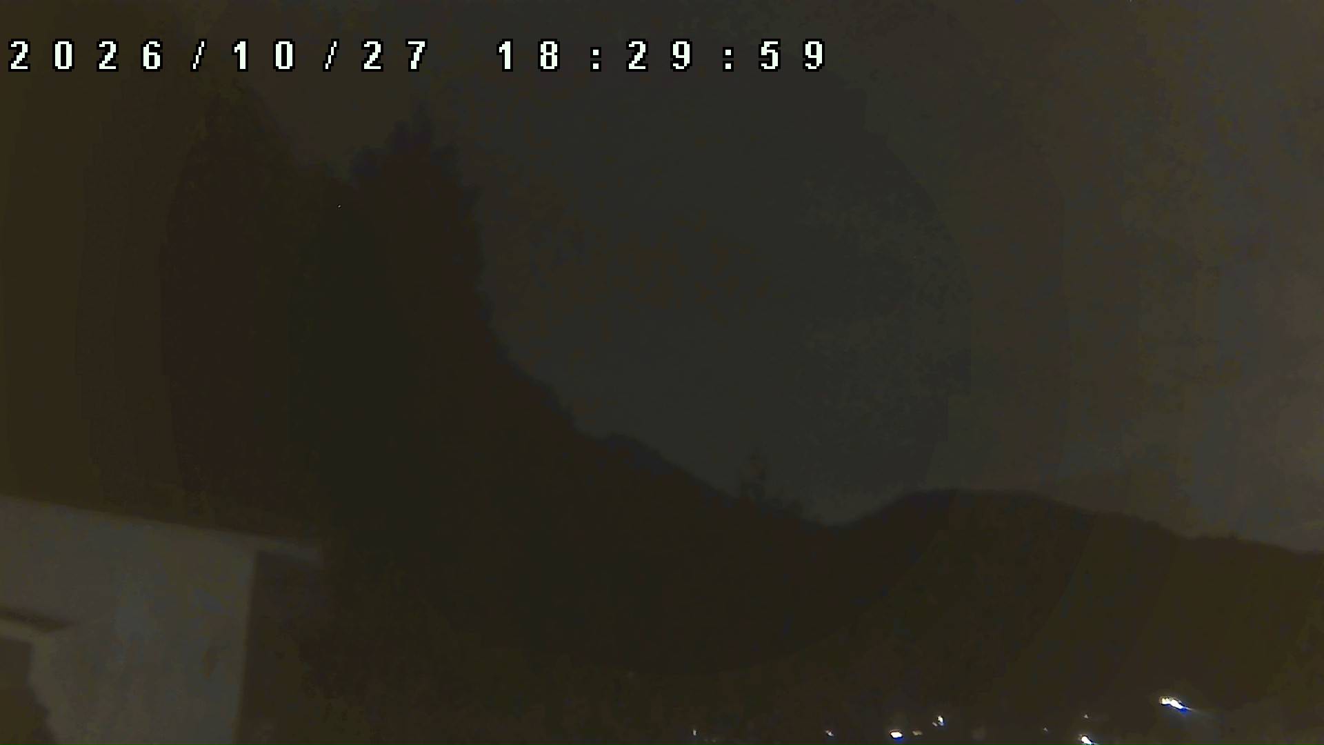 2026年10月27日 18:30ごろの金剛山登山口周辺の空