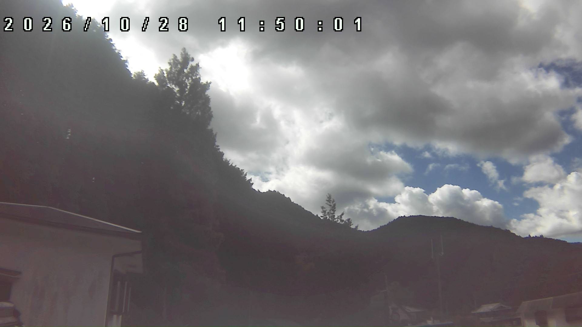 2026年10月28日 11:50ごろの金剛山登山口周辺の空