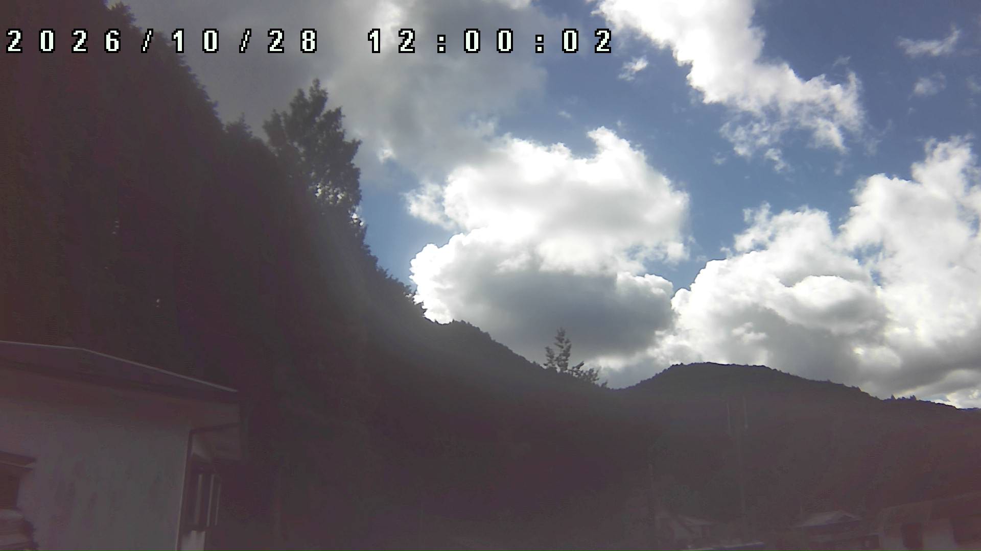2026年10月28日 12:00ごろの金剛山登山口周辺の空