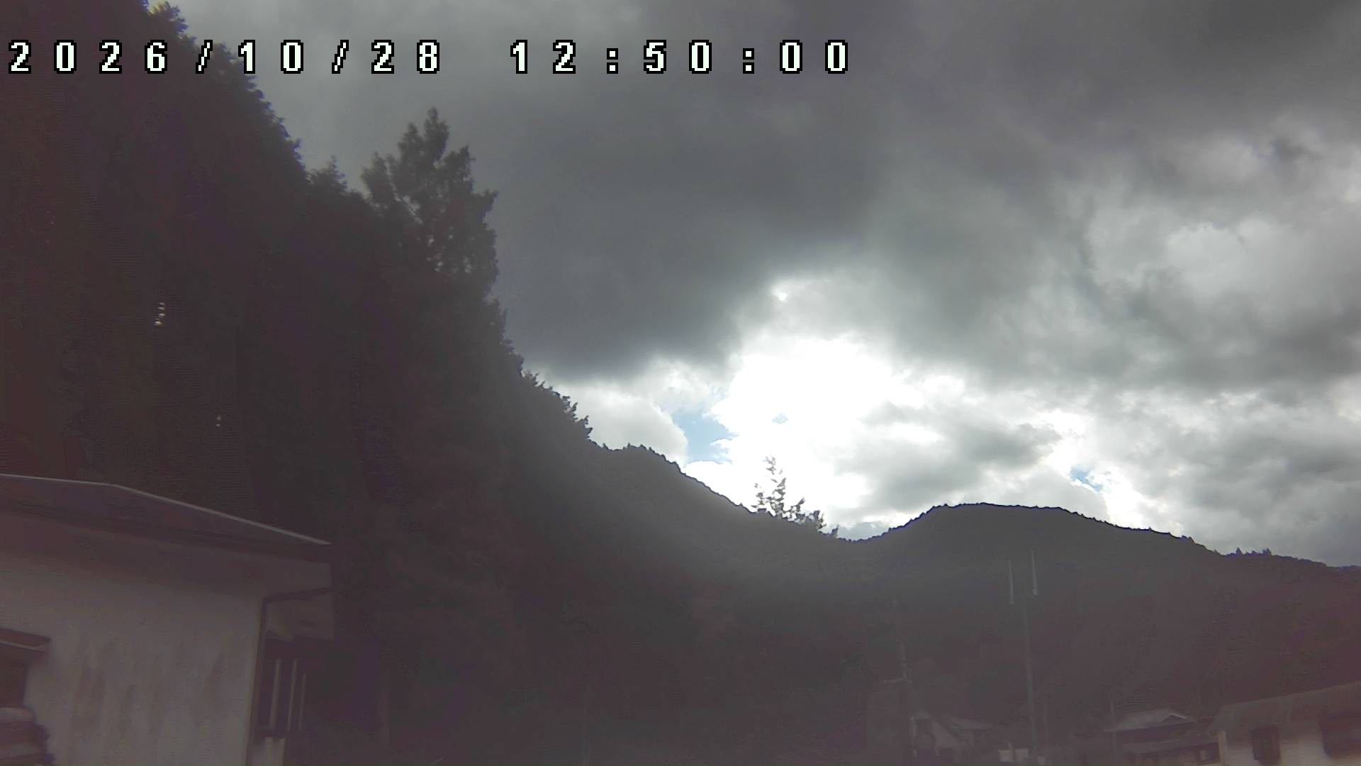 2026年10月28日 12:50ごろの金剛山登山口周辺の空