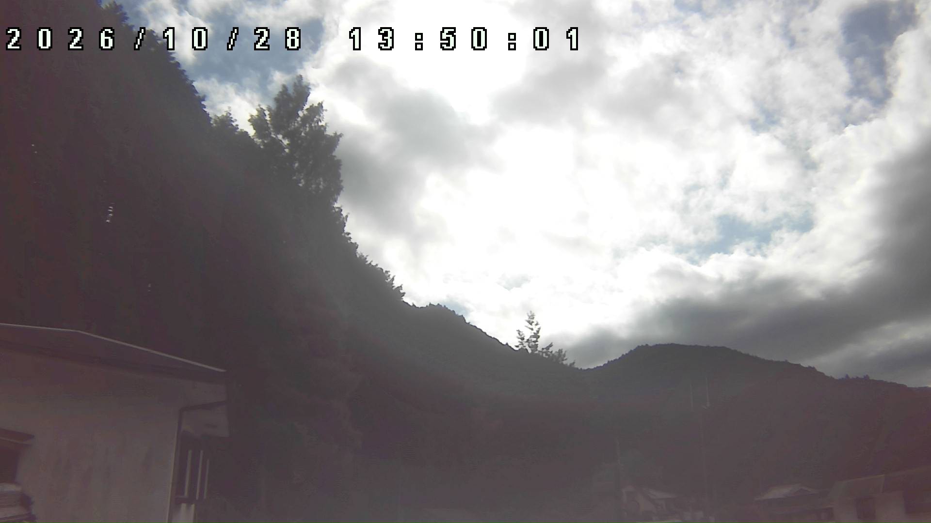 2026年10月28日 13:50ごろの金剛山登山口周辺の空