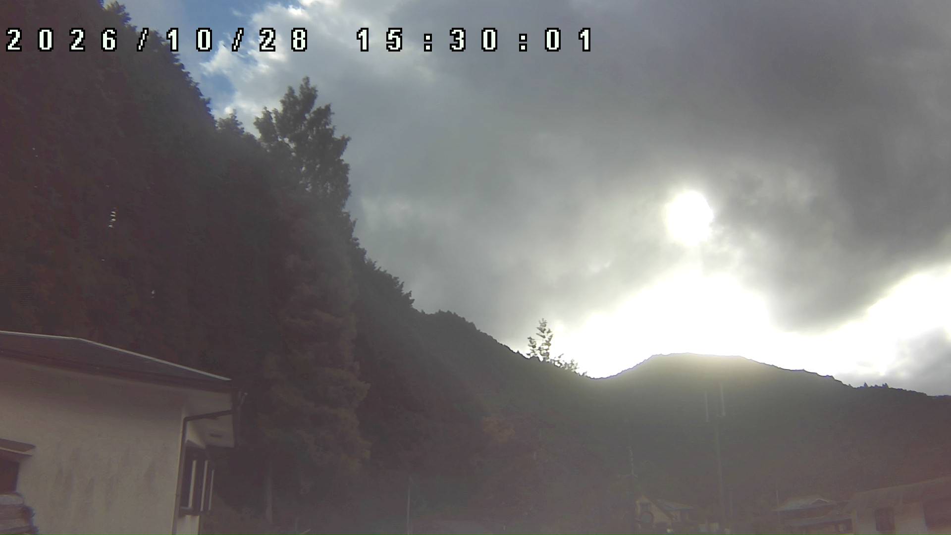 2026年10月28日 15:30ごろの金剛山登山口周辺の空