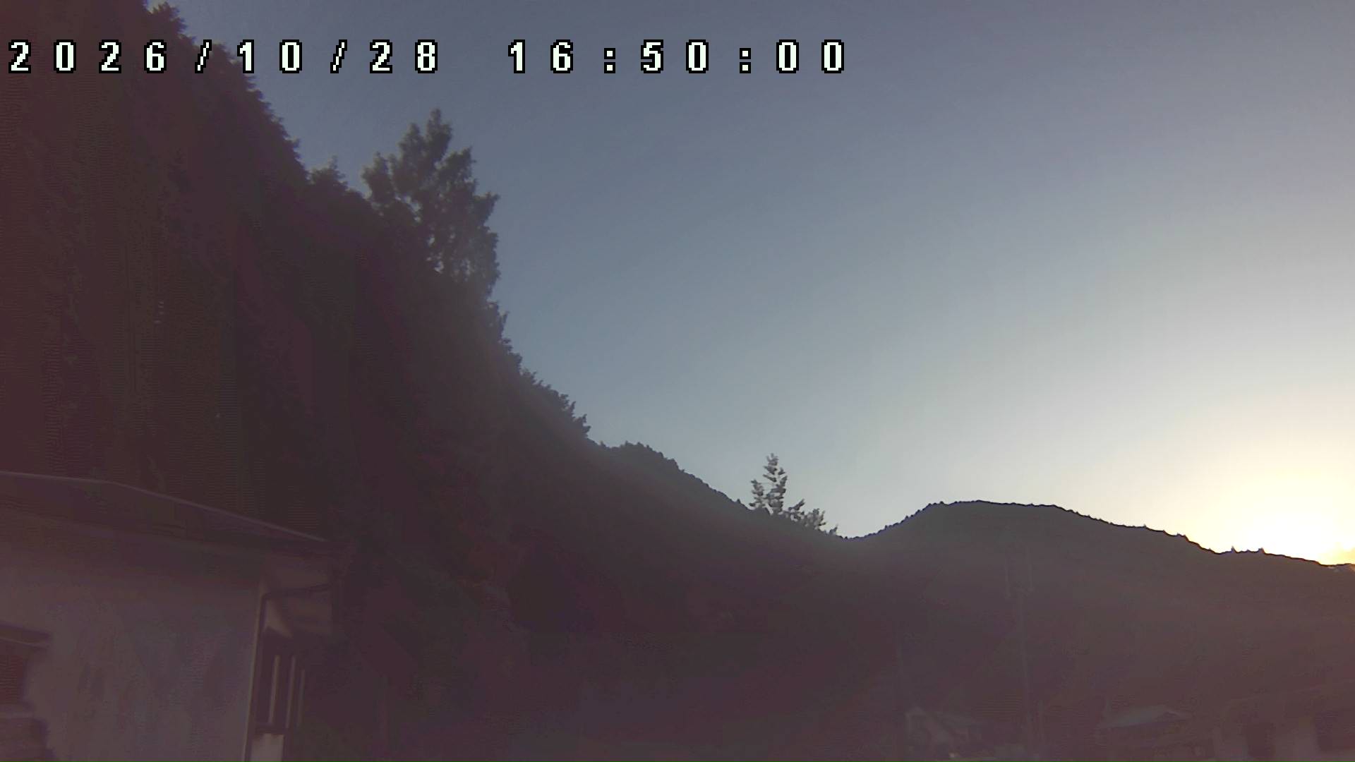 2026年10月28日 16:50ごろの金剛山登山口周辺の空