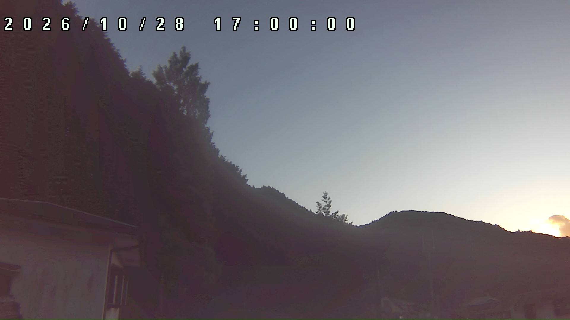 2026年10月28日 17:00ごろの金剛山登山口周辺の空
