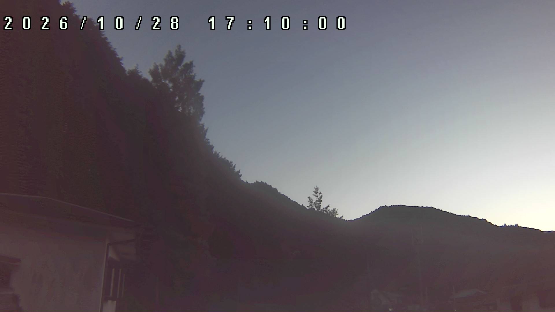 2026年10月28日 17:10ごろの金剛山登山口周辺の空