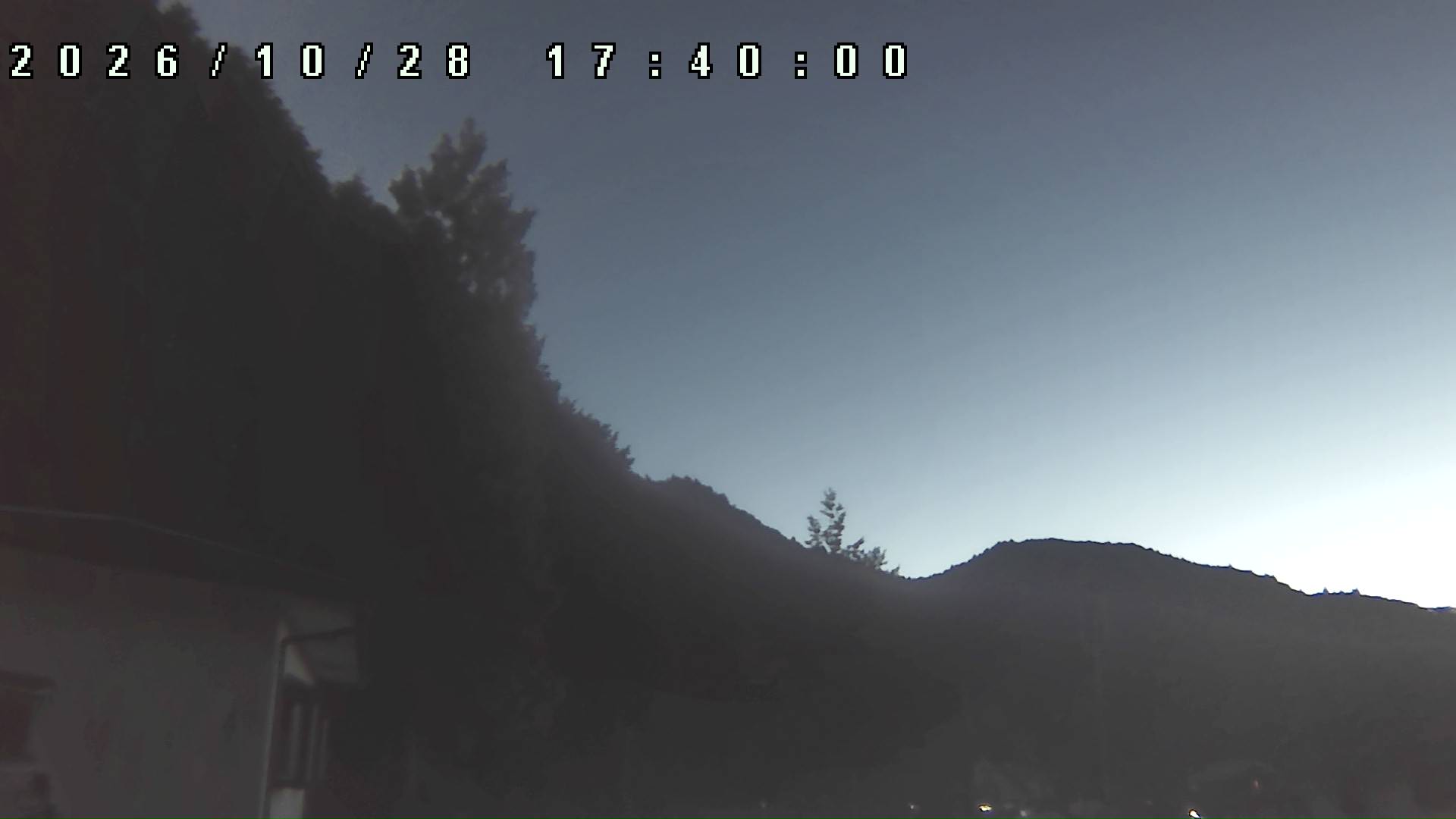 2026年10月28日 17:40ごろの金剛山登山口周辺の空