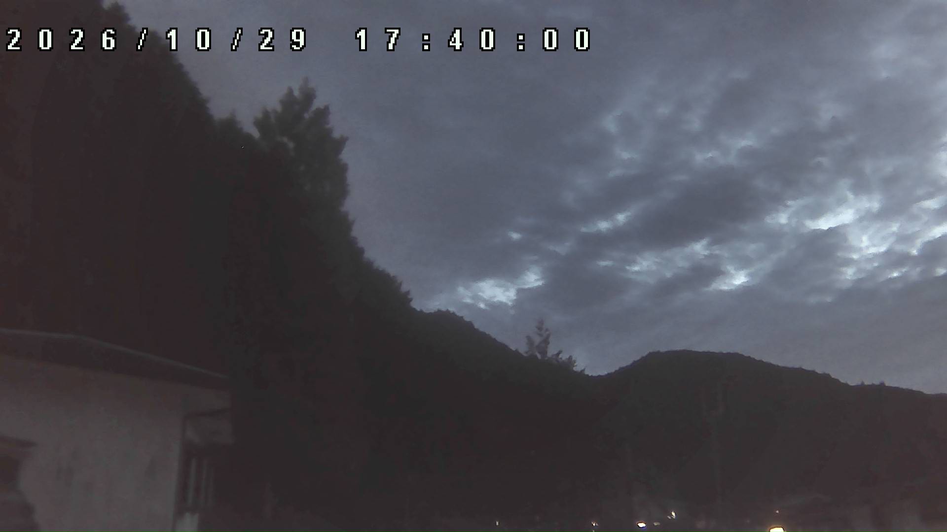 2026年10月29日 17:40ごろの金剛山登山口周辺の空