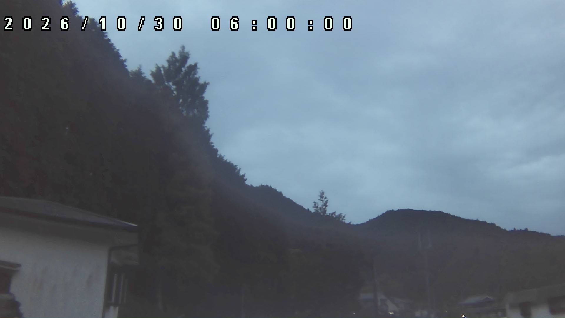 2026年10月30日 06:00ごろの金剛山登山口周辺の空